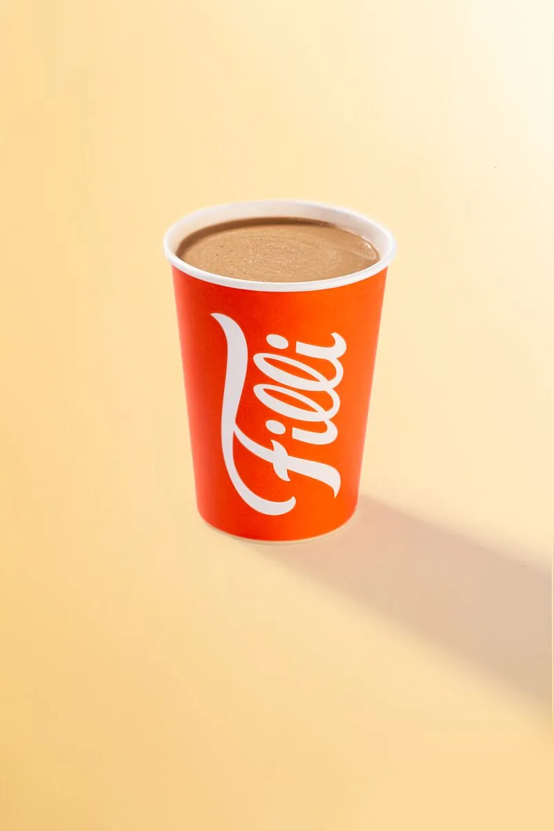 Orange FiLLi cup filled with Café Mocha